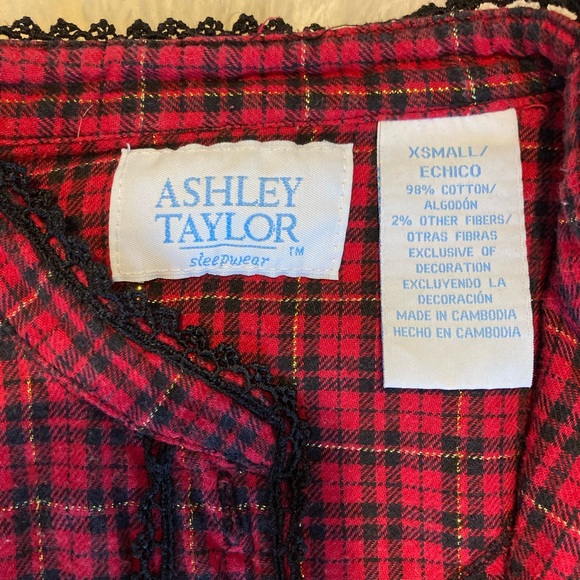 Ashley Taylor Vintage Nightgown - Picture 4 of 8